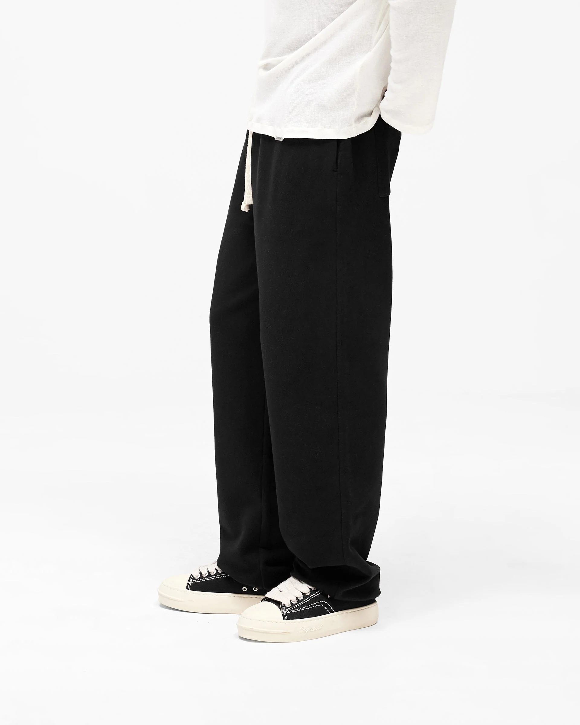 Initial Wide Leg Cuffed Sweatpant - Jet Black - Image 4